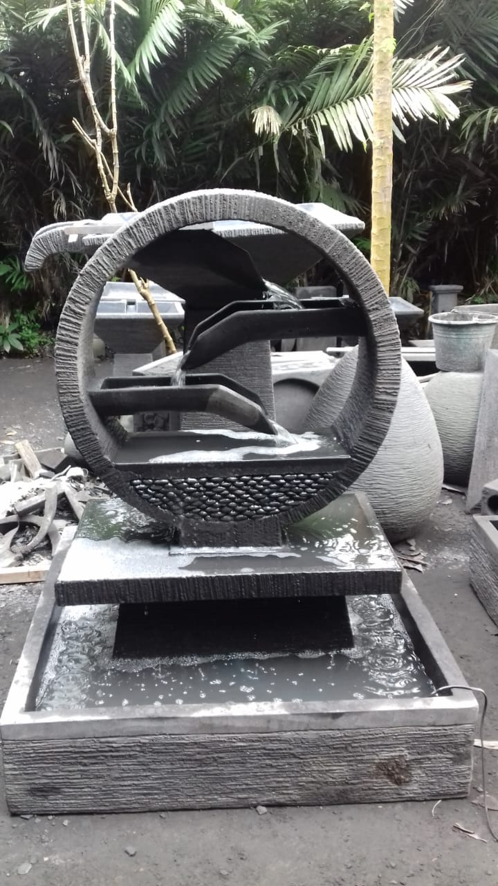 Pebble Round Fountain