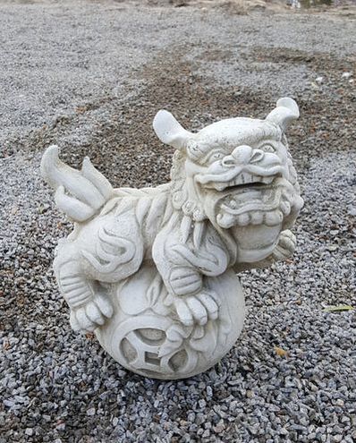 Small Chinese Dog Left