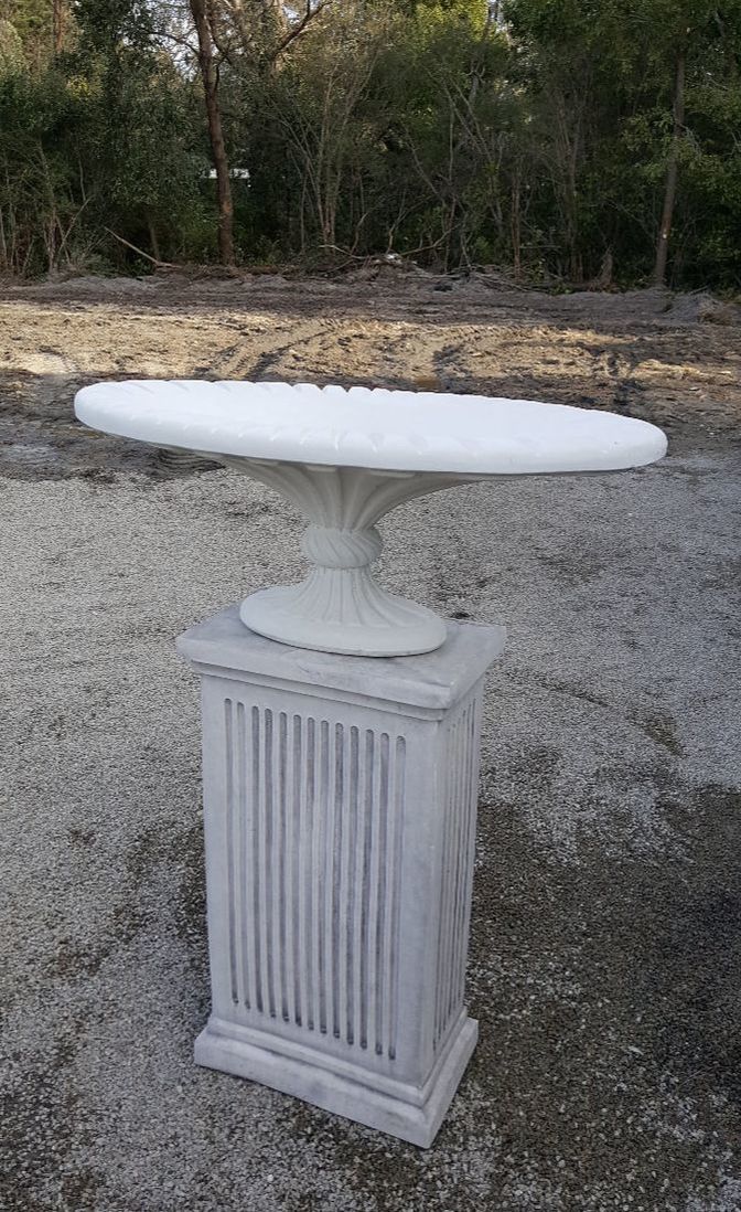 Grange Urn With Tall Grange Column