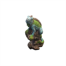 4/A Resin Miniature Iguana with Paper Bag PMN002