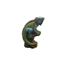 4/A Resin Miniature Iguana with Paper Bag PMN002