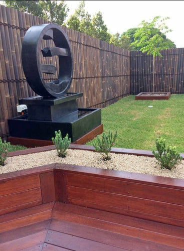 Smooth Black Round Fountain