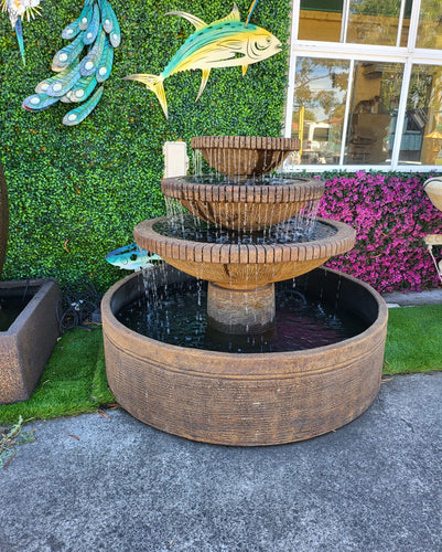 Plain Four Tier Elegant  Fountain