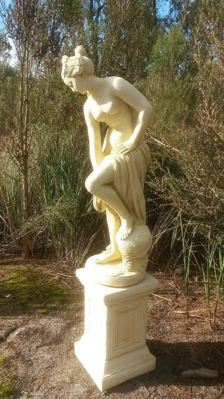 Bay of Venus Lady With Stand Concrete