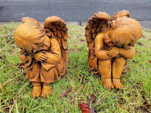Sitting Angels pair