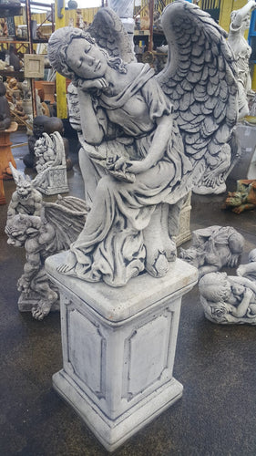 Large Isabella With Stand