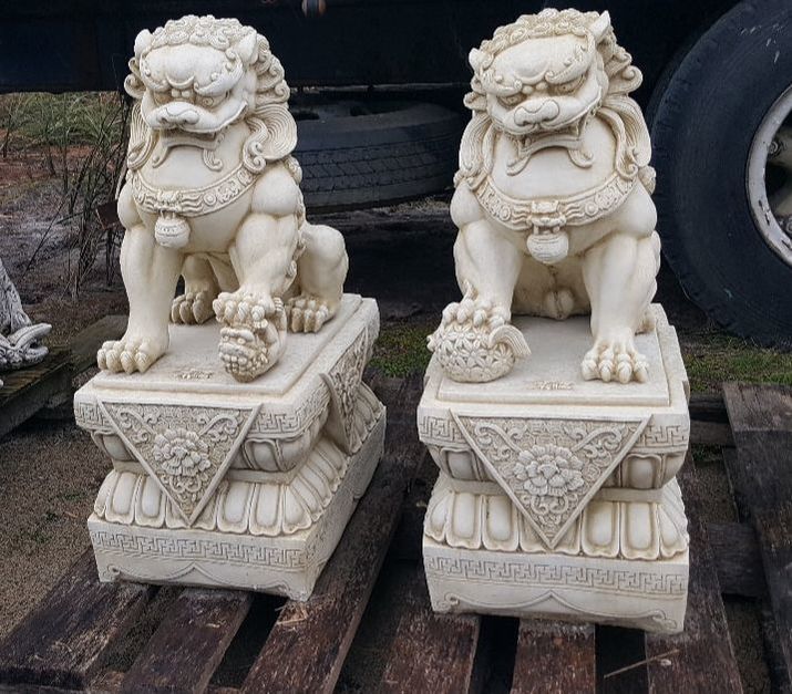 Fu Dogs Male and Female On Pedestals