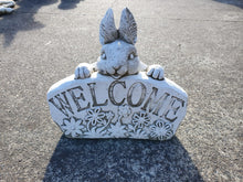 25cm Welcome with rabbit