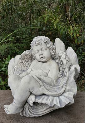 Cherub In Shell Large