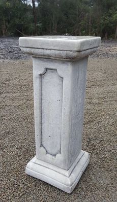 Medium Jefferson Pedestal