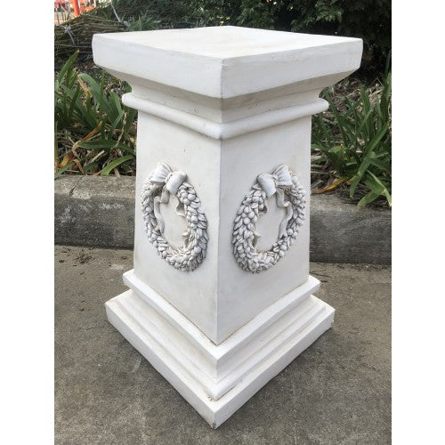 65cm Pedestal with Wreath Fiberglass